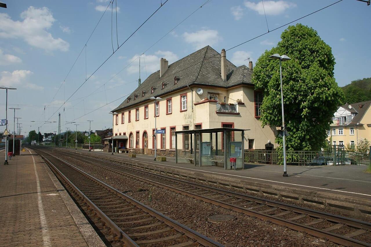 Ferienwohnung Neli Am Rhein Rheinbrohl Exterior foto